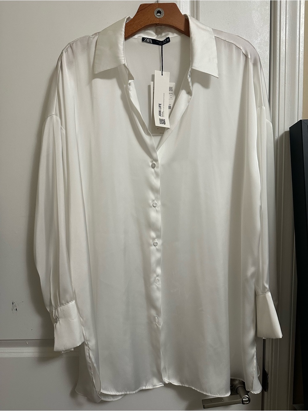 Zara white Satin Long-Sleeve Button-Down Shirt